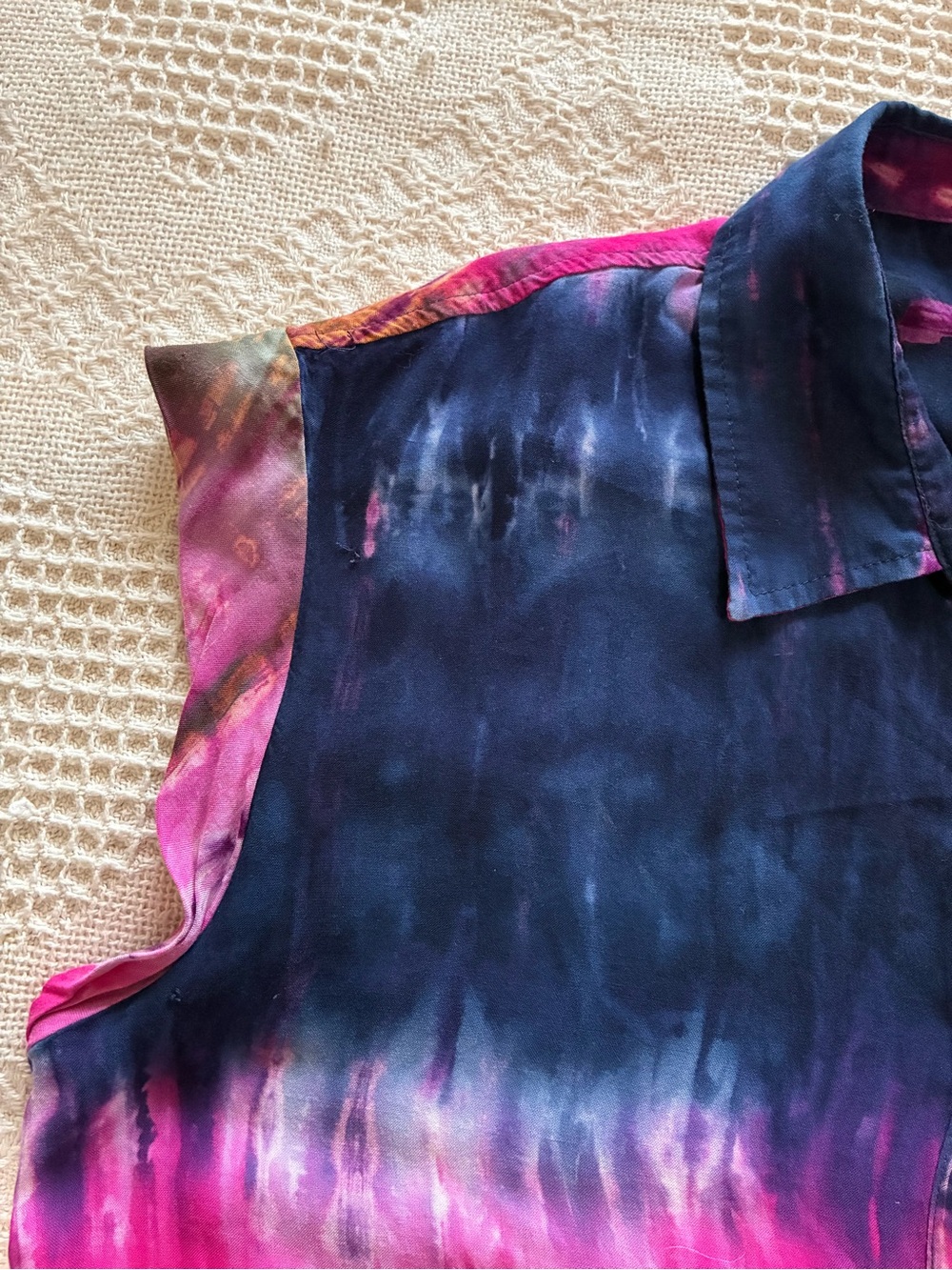 CHAMBRAI LOS ANGELES Blouse Women's Sz L Colorful Tie Dye Cap Sleeve Button Down - Picture 6 of 11